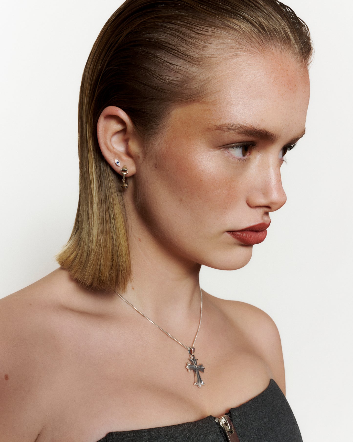 GOTHIC CROSS NECKLACE